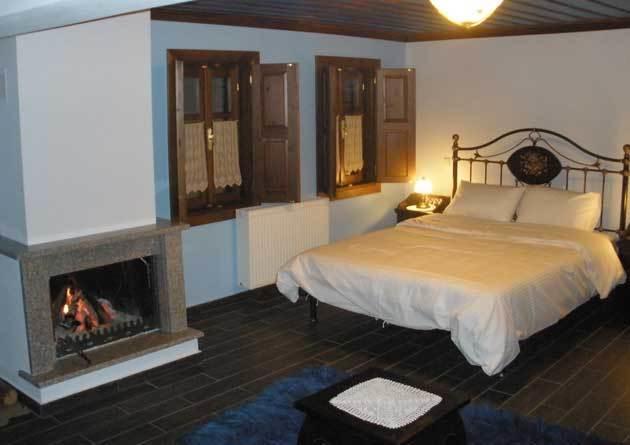 Hotel Dryades Negades Bagian luar foto